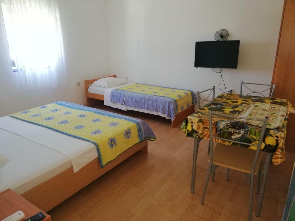 Apartmani Kovacic Murter Exterior photo